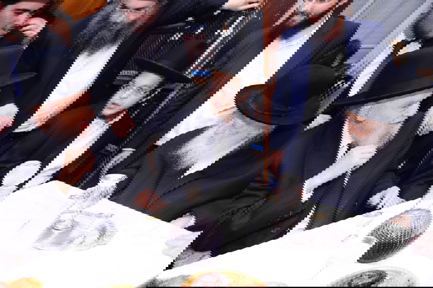 לצד מקורבים בלבד: נכד מרן הגר"ח קנייבסקי התארס