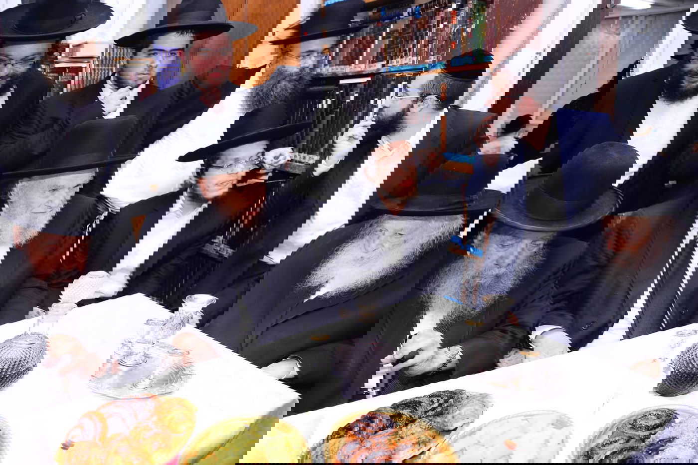 לצד מקורבים בלבד: נכד מרן הגר"ח קנייבסקי התארס