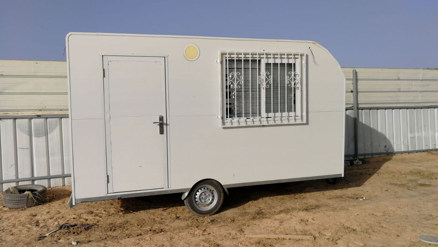 גנב נגררים וקרוואן ונעצר • צפו בגניבה