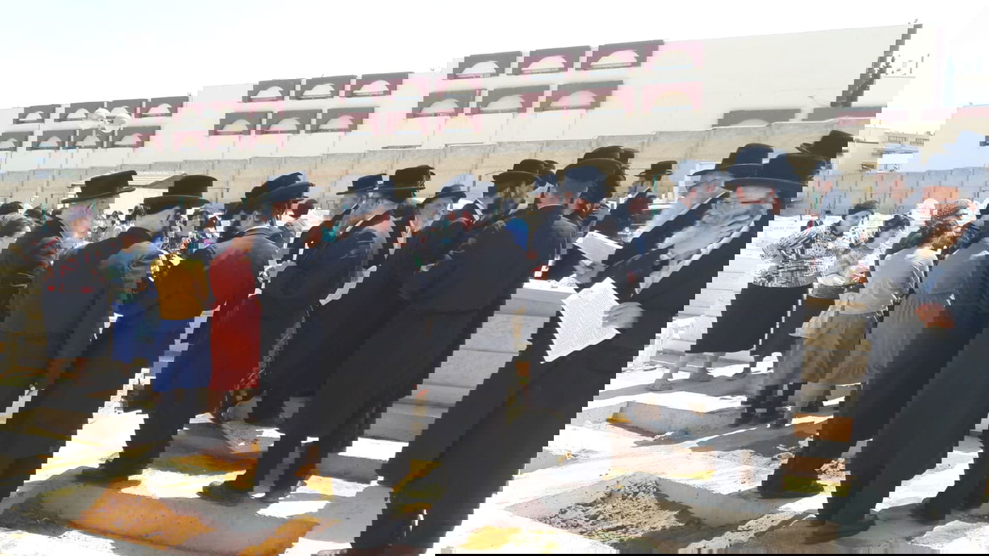 הוקמה מצבה בקבר המשב"ק המיתולוגי • תיעוד