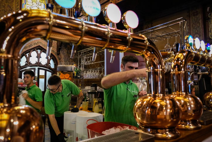 כפרים צועניים ושווקים תוססים: גלריה מרומניה