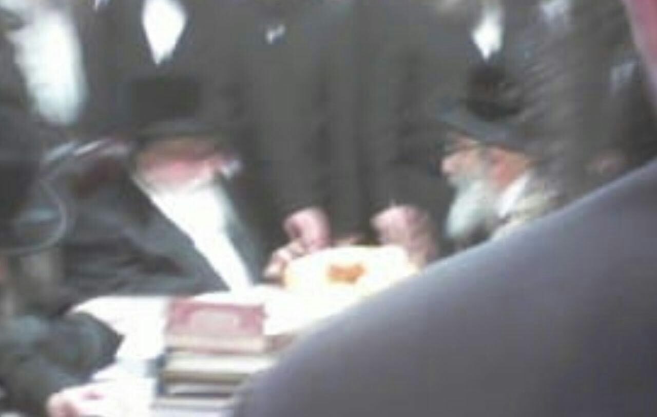 לאחר המתיחות: הרבי מסקווירא ביקר אצל מחותנו הרבי מויז'ניץ ממונסי