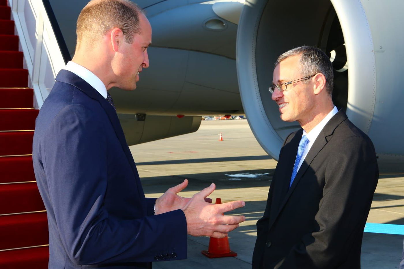 התרגשות בישראל: הנסיך הבריטי הגיע לביקור