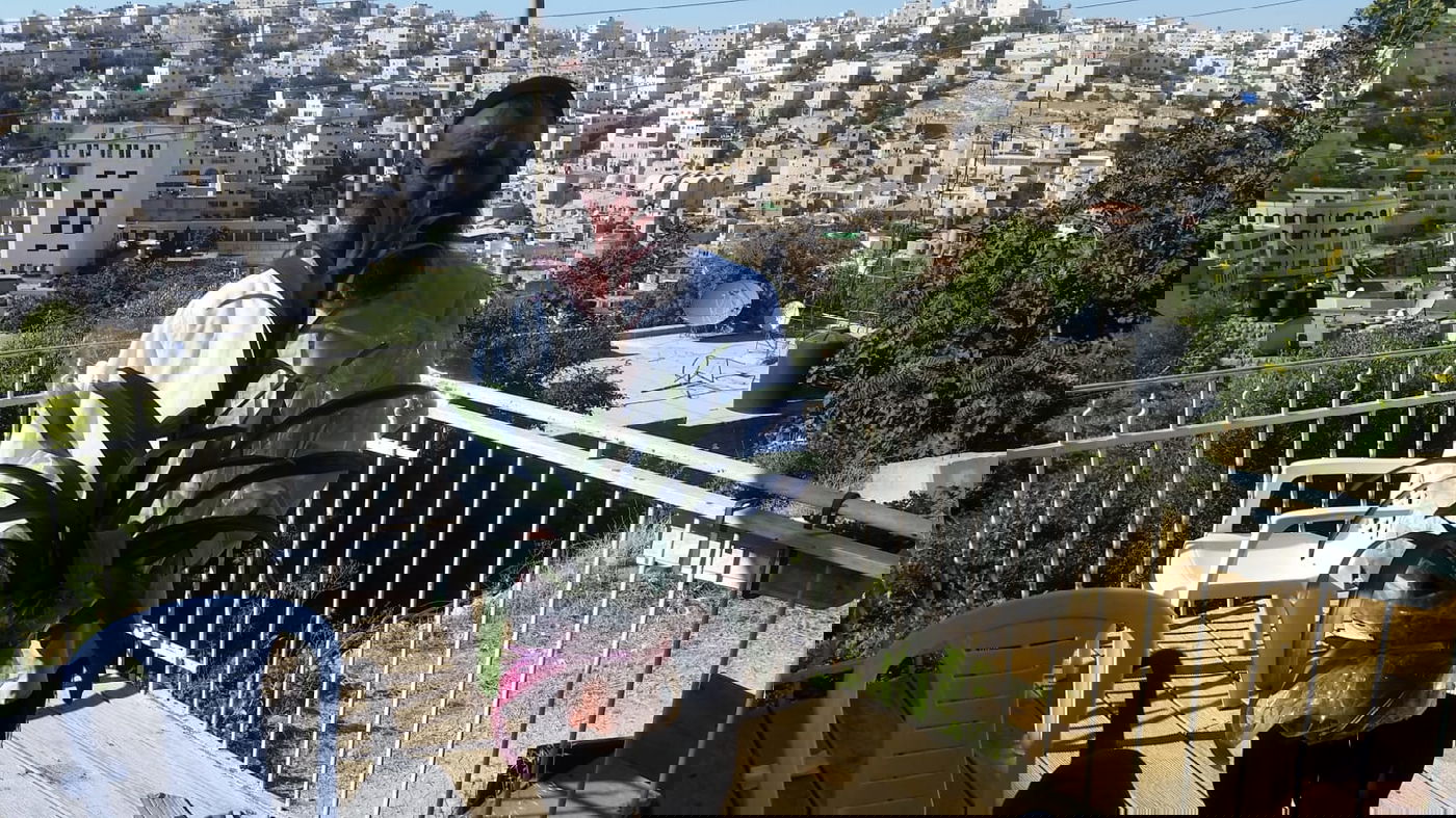 הפתעה לחולדאי: פרחים מתנה מברוך מרזל