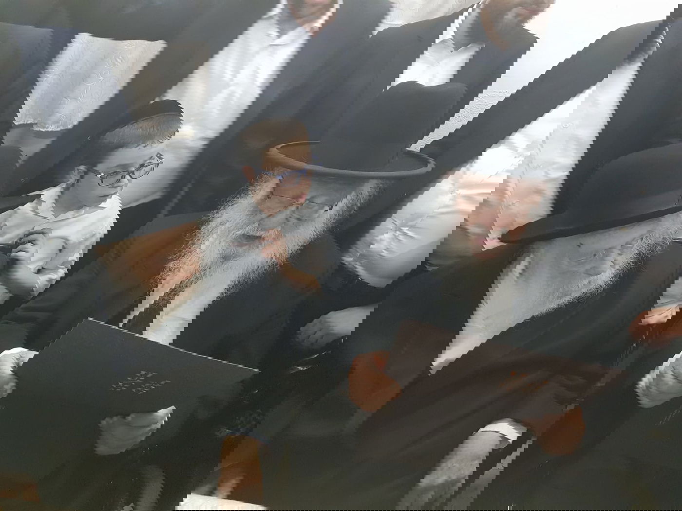 תמונות: הגר"ח קנייבסקי באירוסין של נכדו