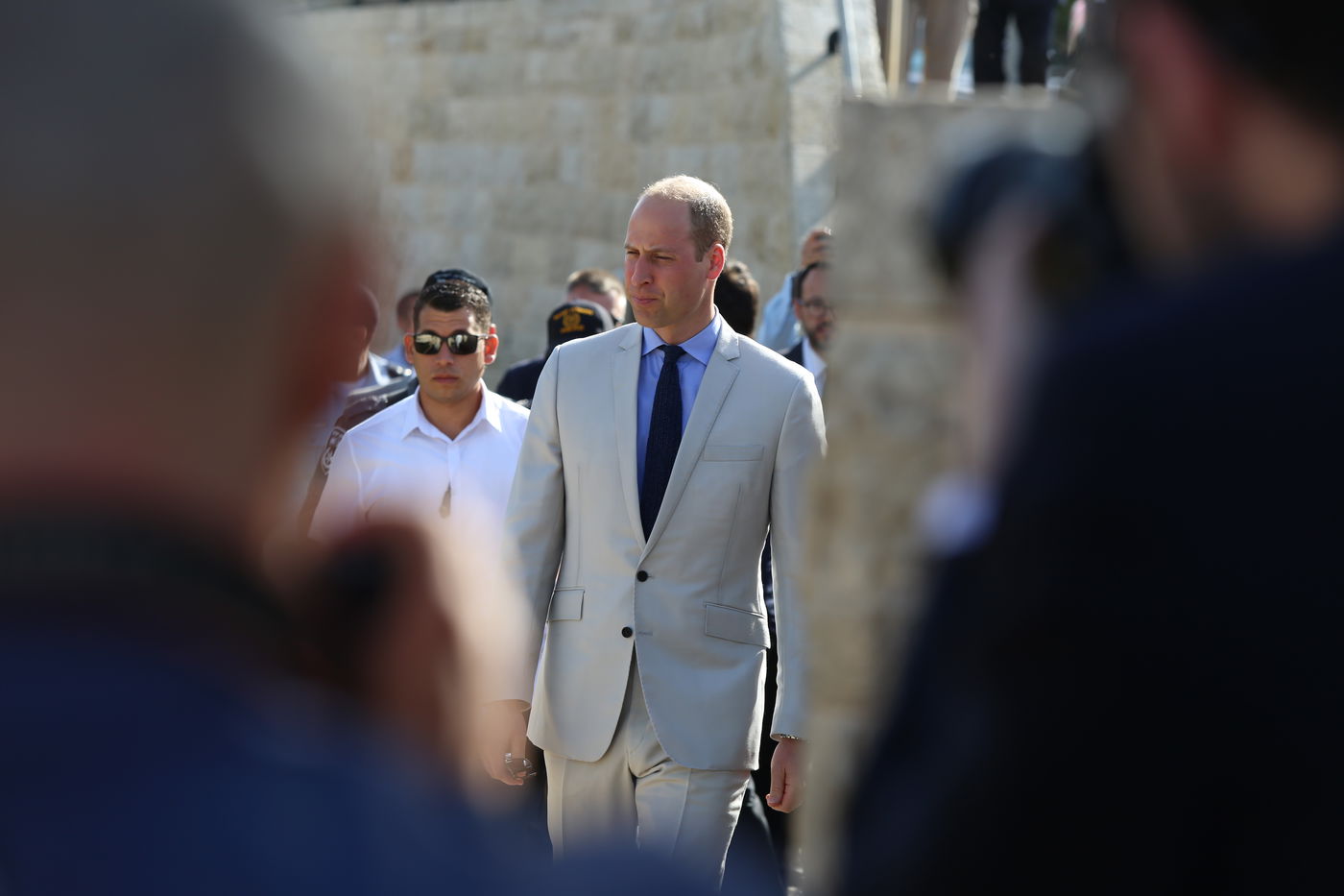 פתק התפילה של הנסיך נלקח מהכותל. צפו