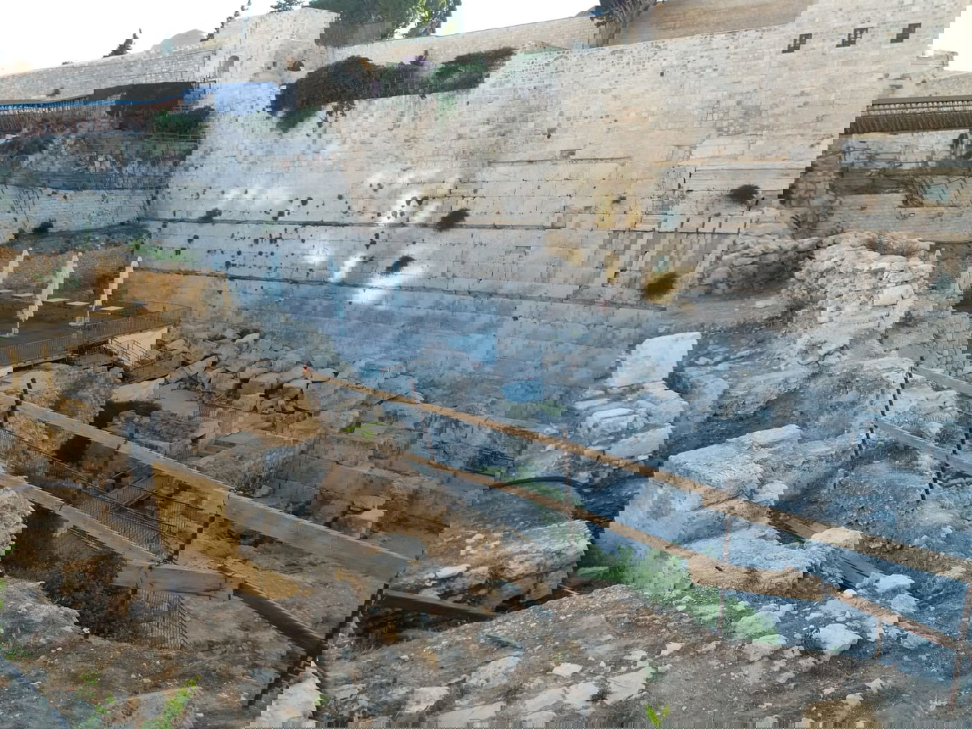 הרחבה הרפורמית הבוקר, ריקה