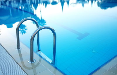 בריכה. אילוסטרציה