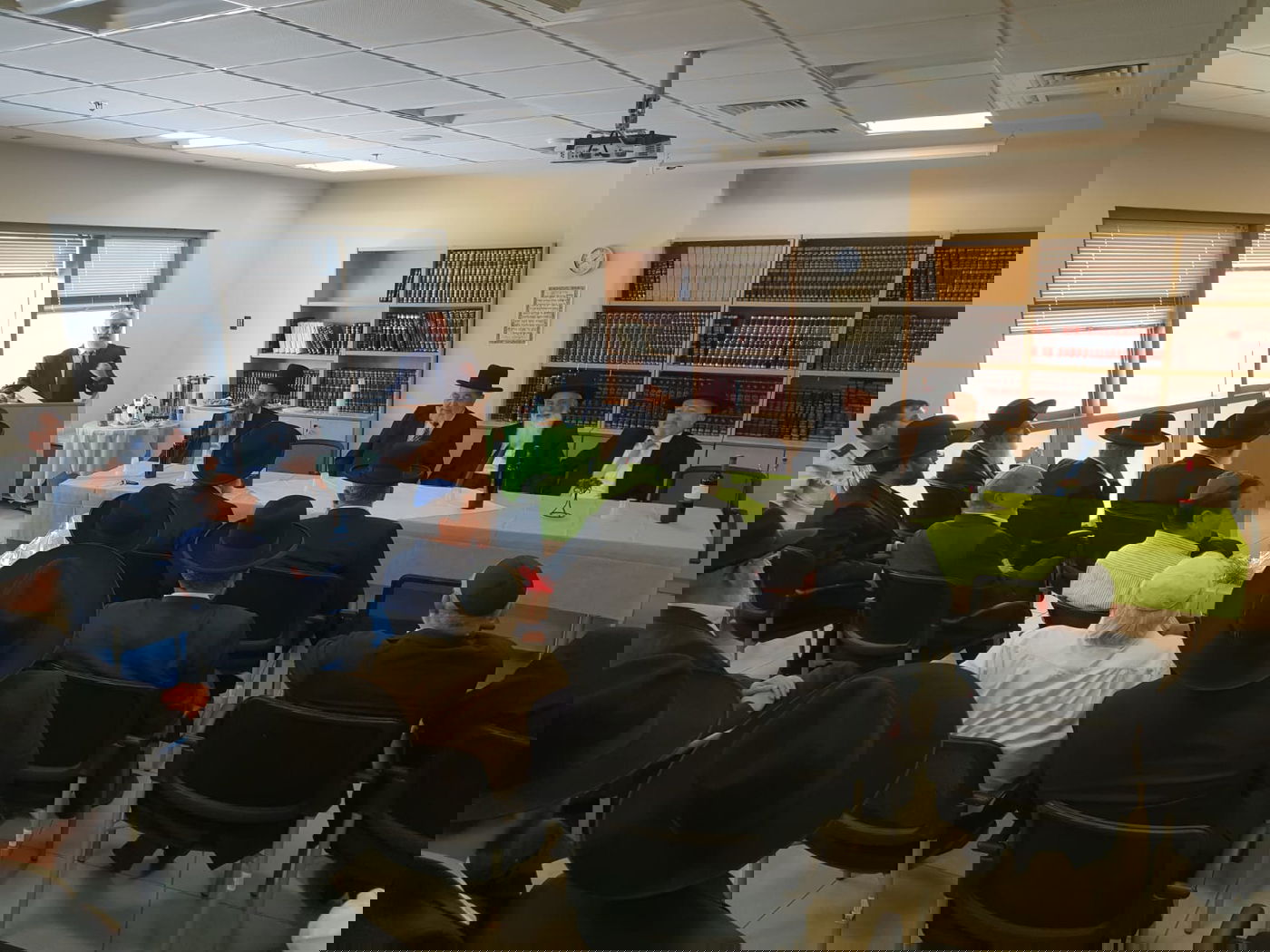 בלעדי: ראב"ד ירושלים הגאון רבי אליהו  אברג'ל נפרד מבית הדין