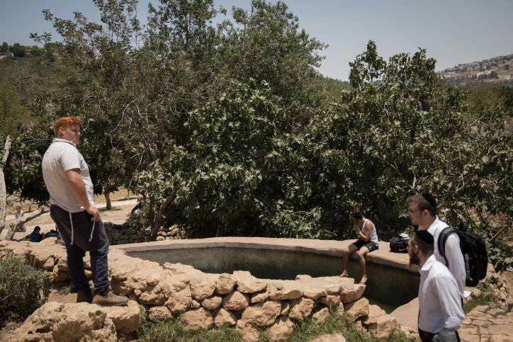 עין לבן סמוך לירושלים