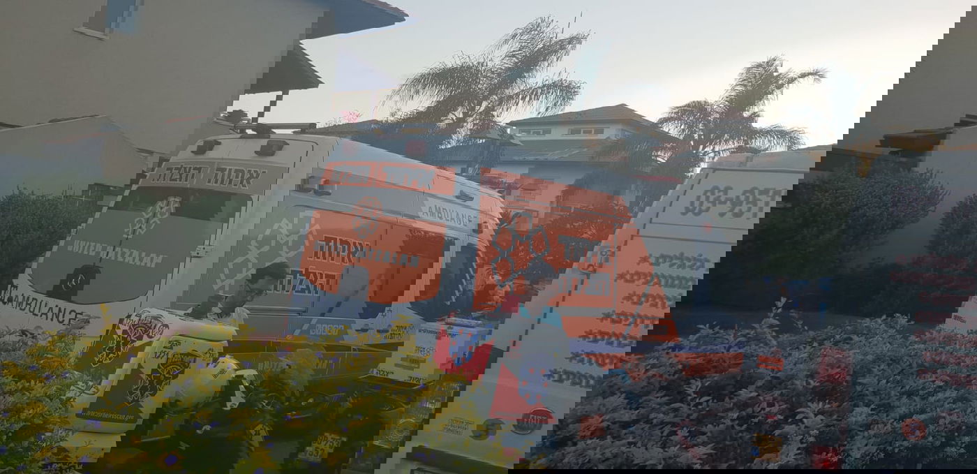 כונני הרפואה מחוץ לבריכה