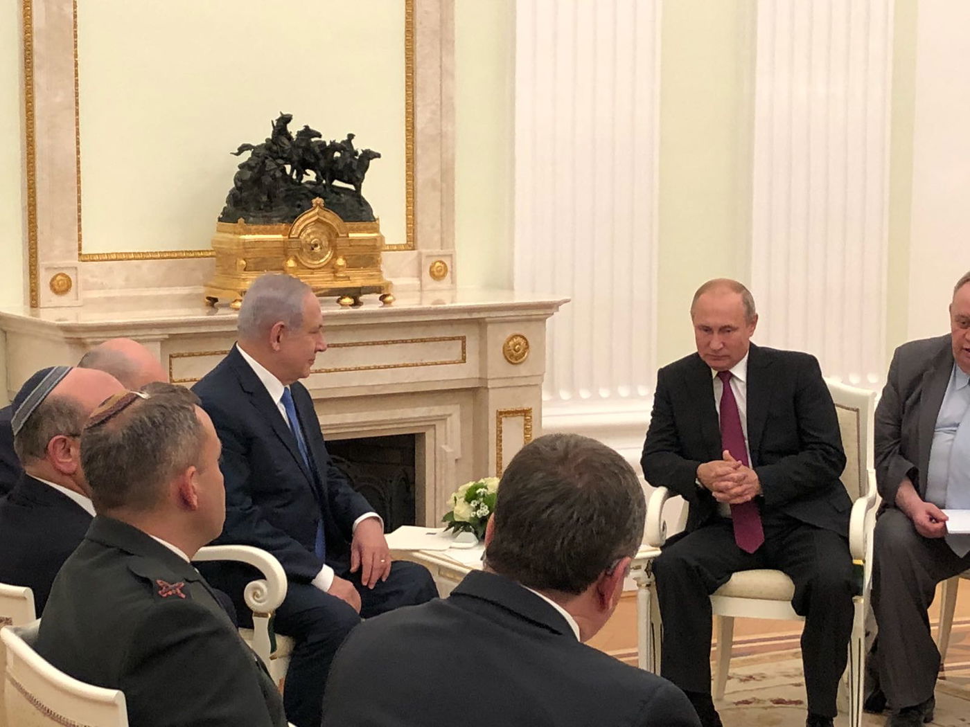 מול הנשיא פוטין: נתניהו הגיב לחדירה בצפון