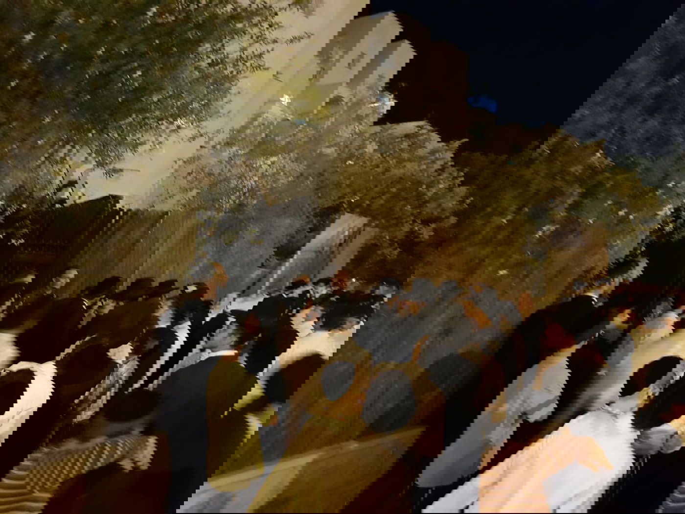 ליד ביתו: "אורי מקלב, מצווה לשנוא אותך"