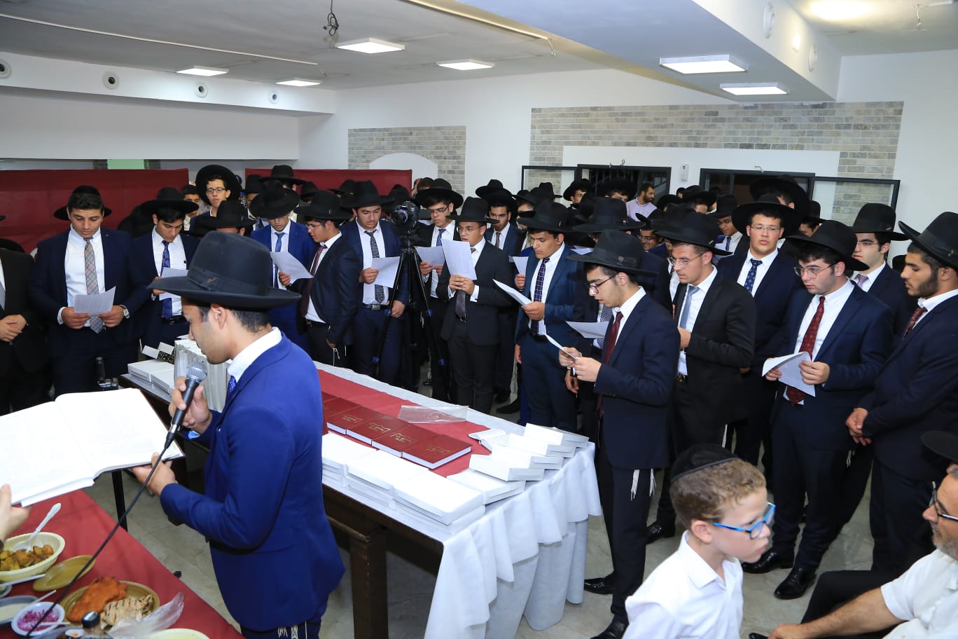 התלמידים מסיימים את המסכת