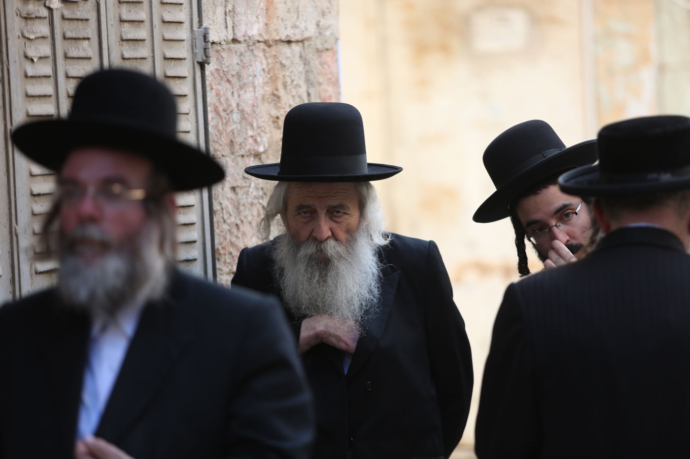 הלווית המנהיג הישיש מנטורי קרתא • גלריה