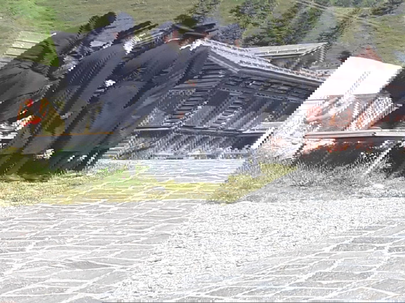 כך נופש האדמו"ר מתולדות אברהם יצחק בעיירה דאבוס בשוויץ • צפו