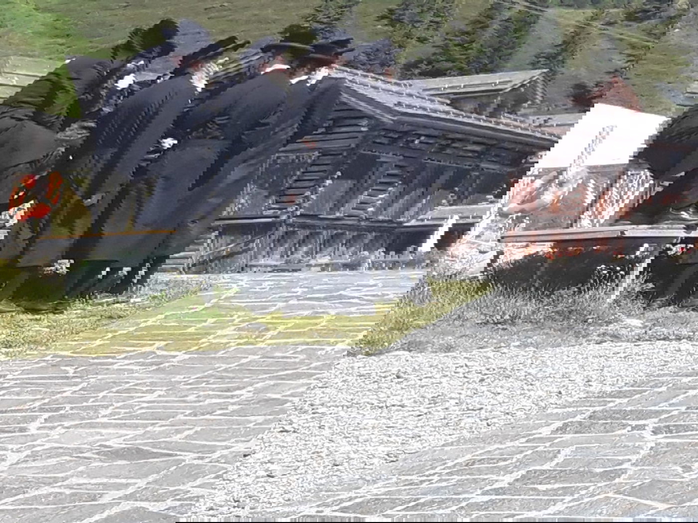 כך נופש האדמו"ר מתולדות אברהם יצחק בעיירה דאבוס בשוויץ • צפו