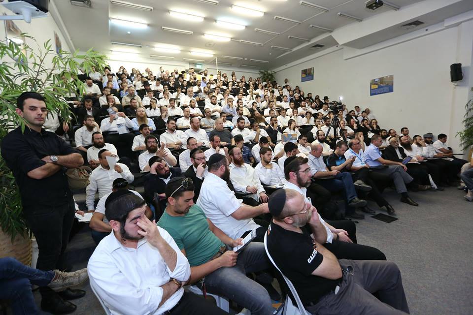 רק בתעסוקת חרדים: שיתוף פעולה בין הבנקים ותעשיית הפינטק