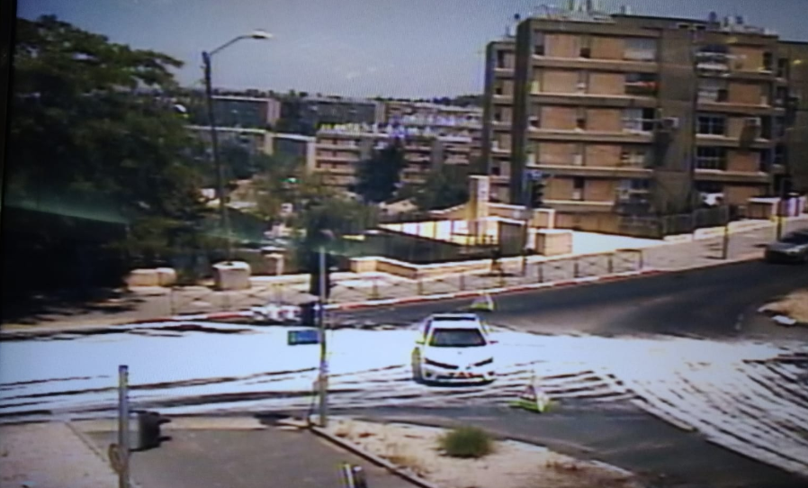 צבע רב נשפך ממשאית בצומת ה'מפלצת'