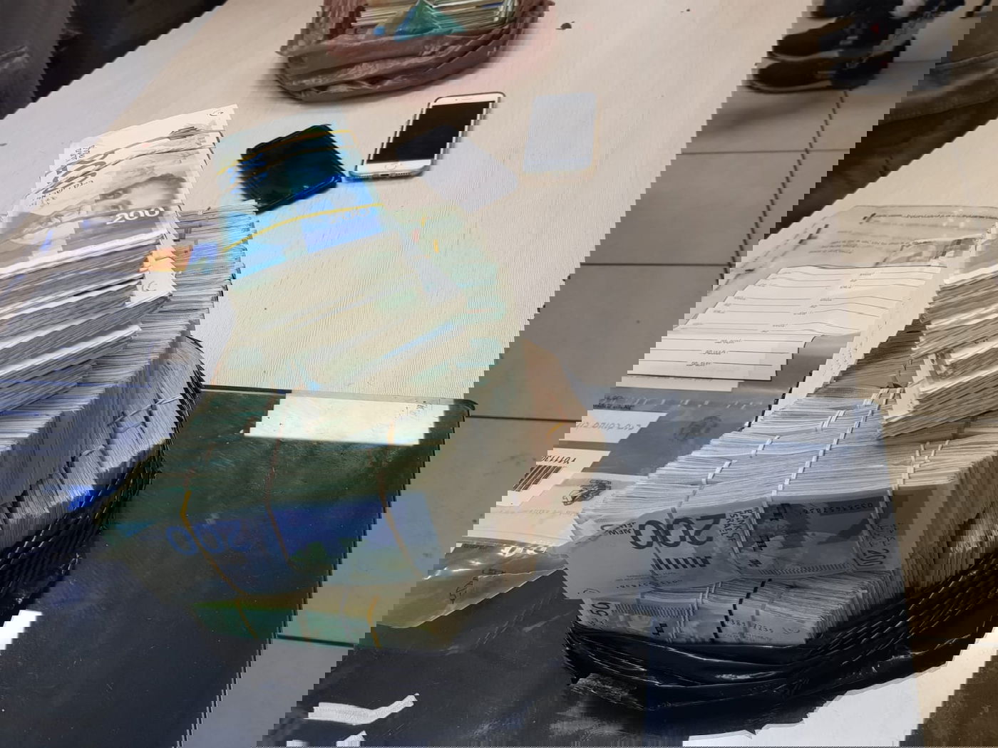 השוטרים הופתעו: מיליון שקל - בשקית זבל