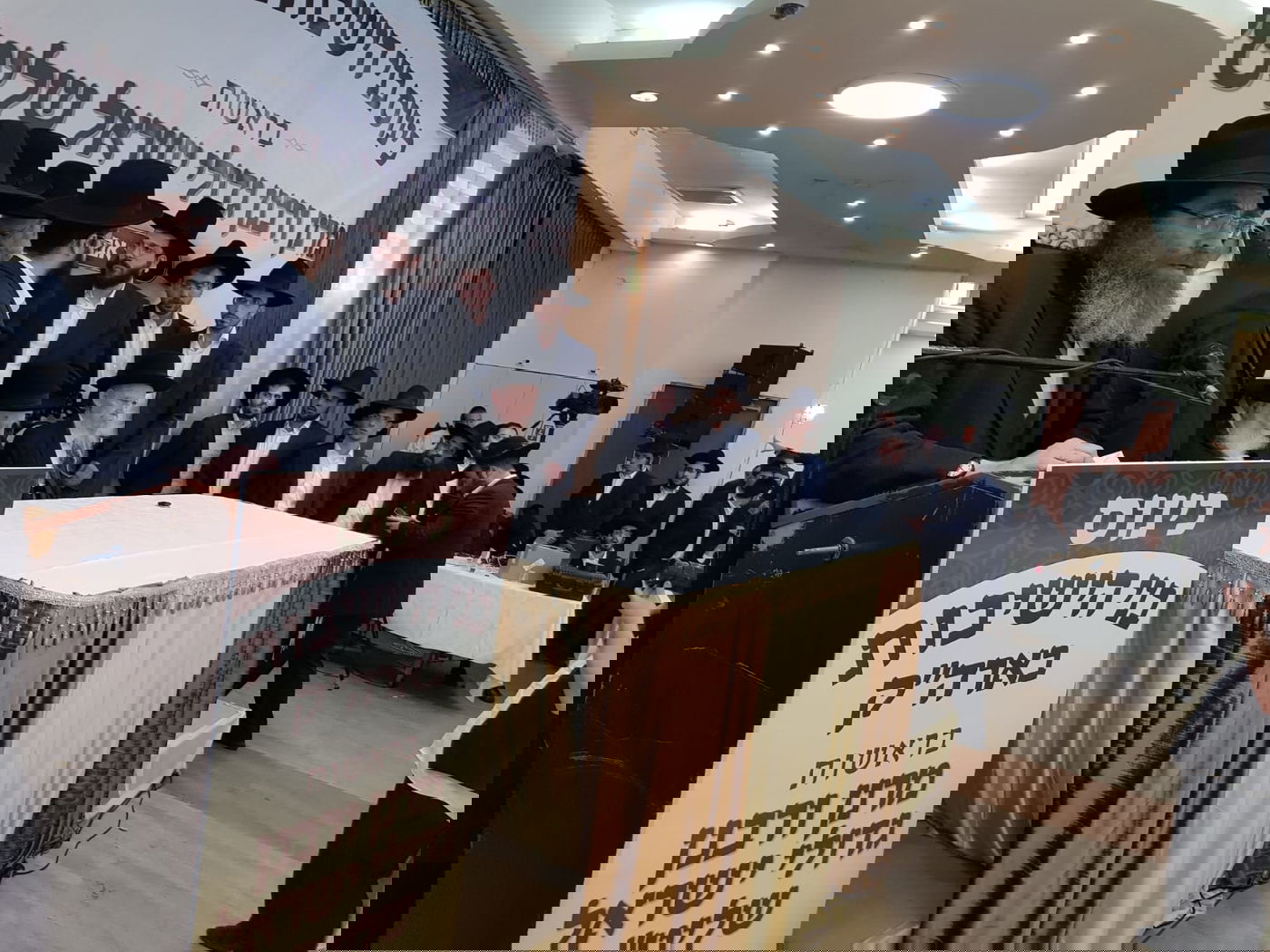 מרן הגר"ח קנייבסקי לבני הישיבות: אל תלכו למקום סכנה