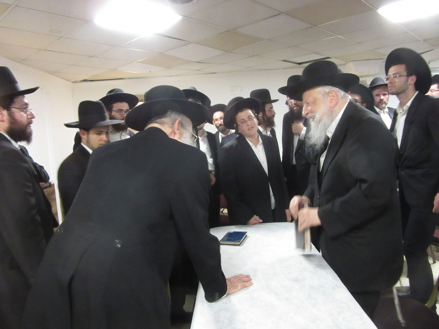 הרב קלמנוביץ: "בדו מצווה חדשה לקרב את מחללי השבת"