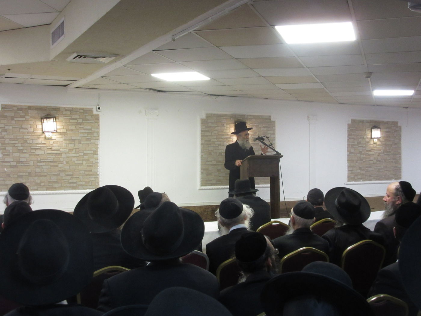 הרב קלמנוביץ: "בדו מצווה חדשה לקרב את מחללי השבת"