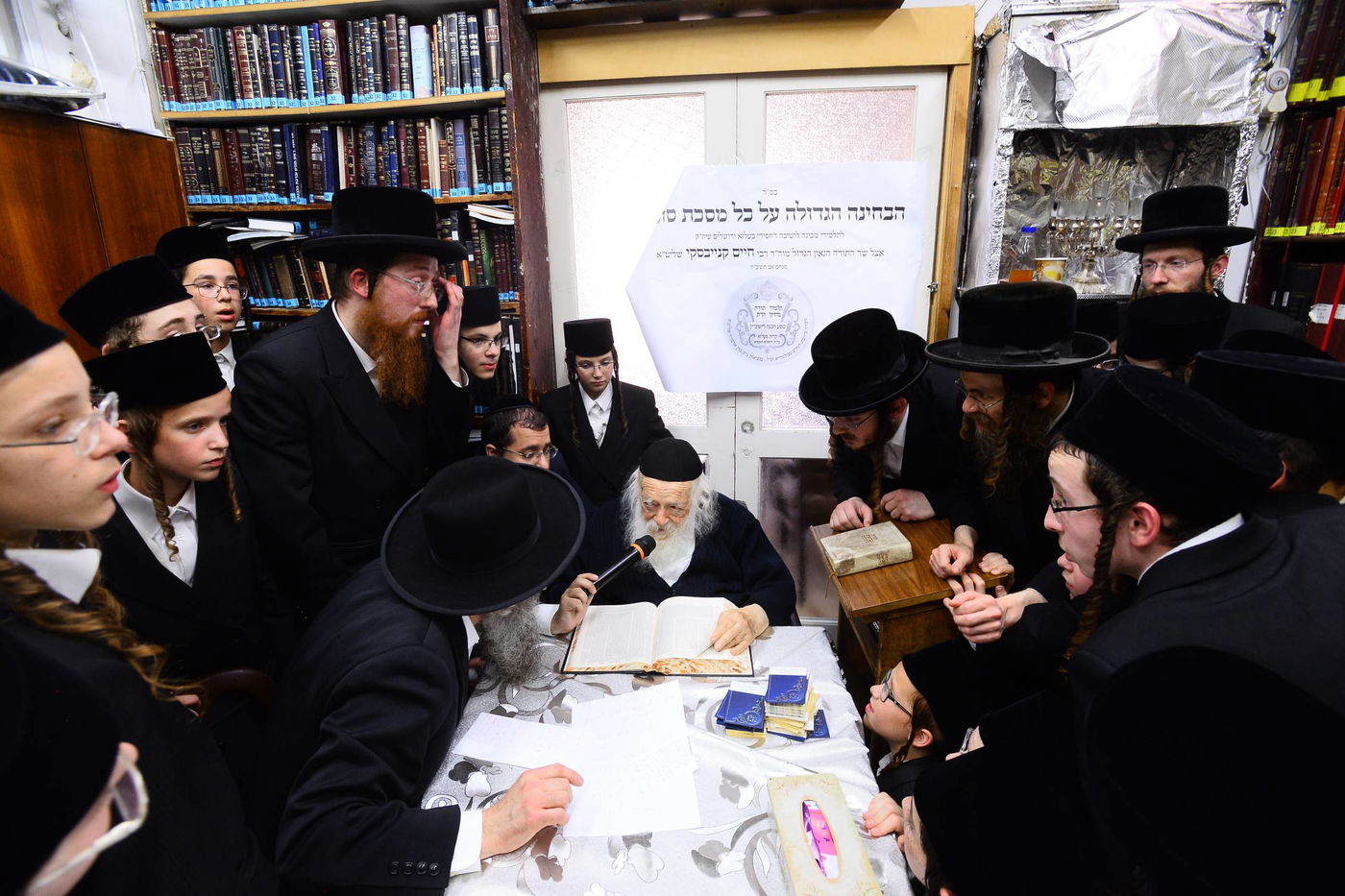 בחורי המכינה של בעלזא נבחנו אצל הגר"ח קנייבסקי