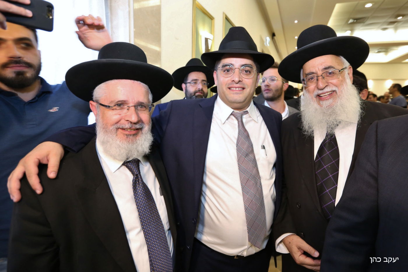 חבר בית הדין הגדול הגר"י זמיר וראב"ד ת"א הגר"ז כהן