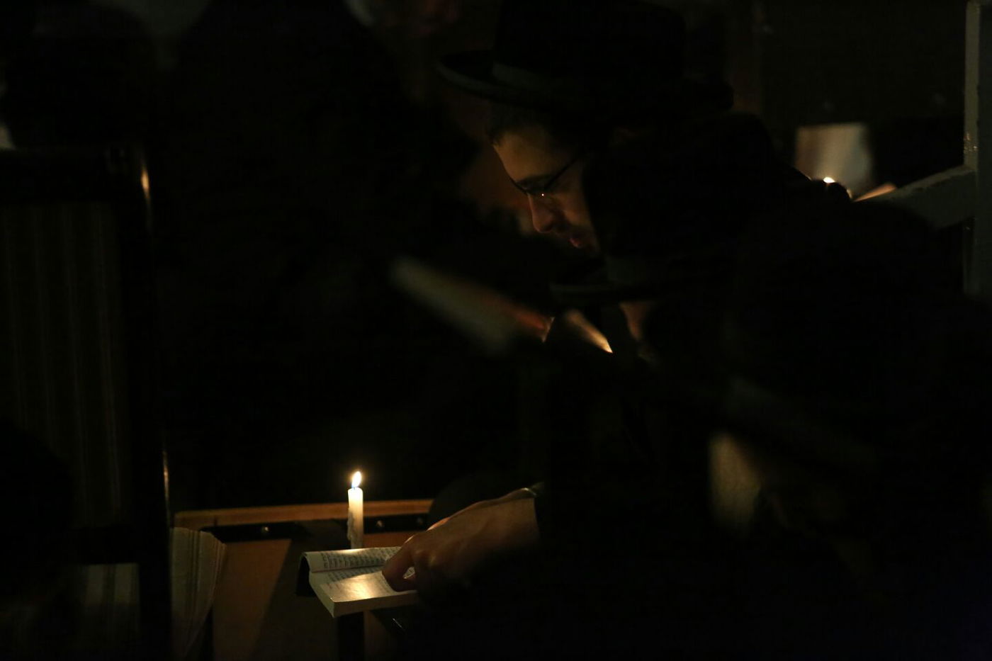 דַּרְכֵי צִיּוֹן אֲבֵלוֹת • הבכי על החורבן במאה שערים