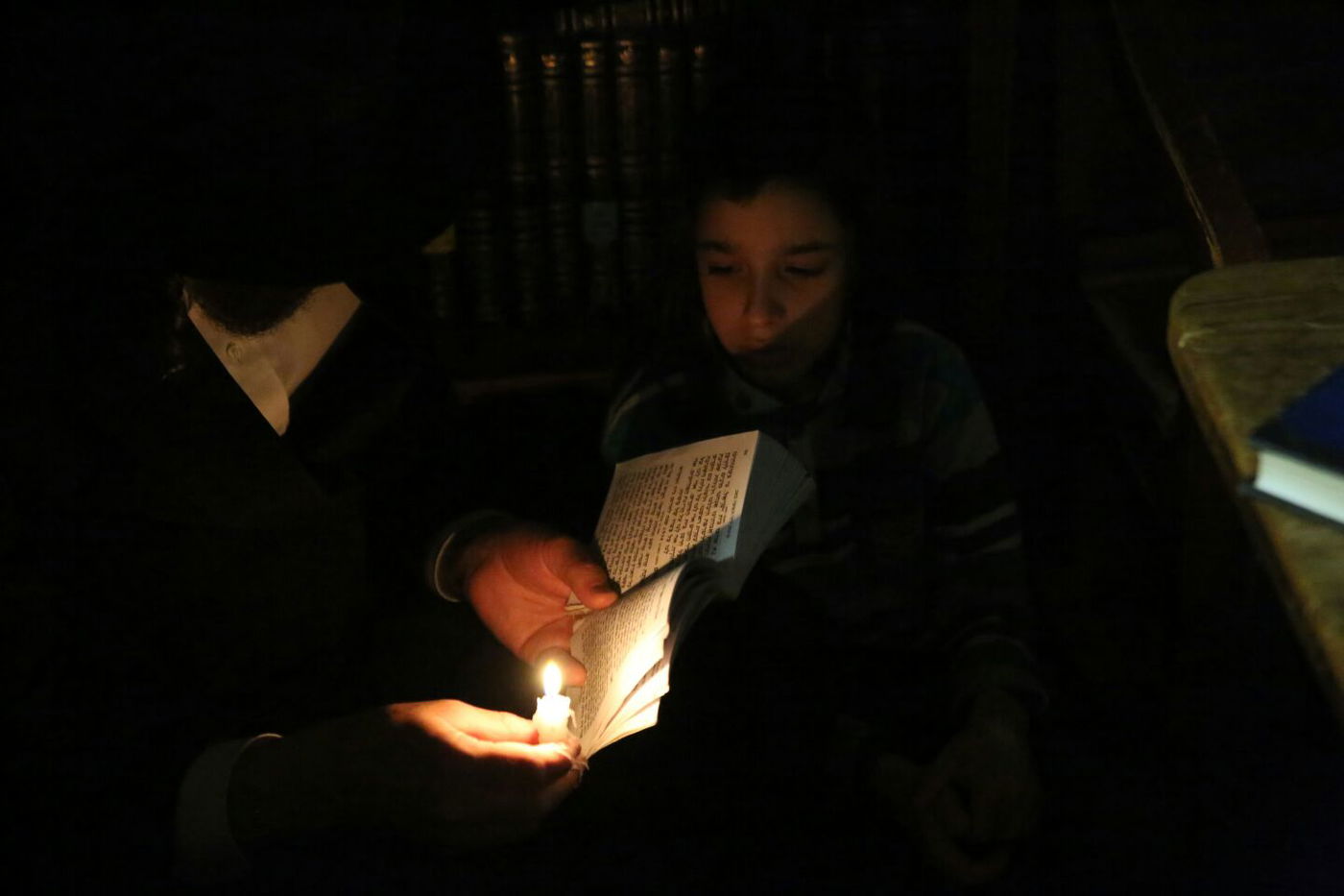 דַּרְכֵי צִיּוֹן אֲבֵלוֹת • הבכי על החורבן במאה שערים