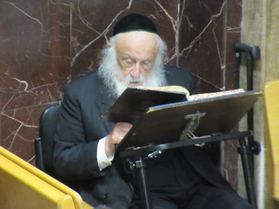 ראש הישיבה מקפיד על לימודו לפנות בוקר