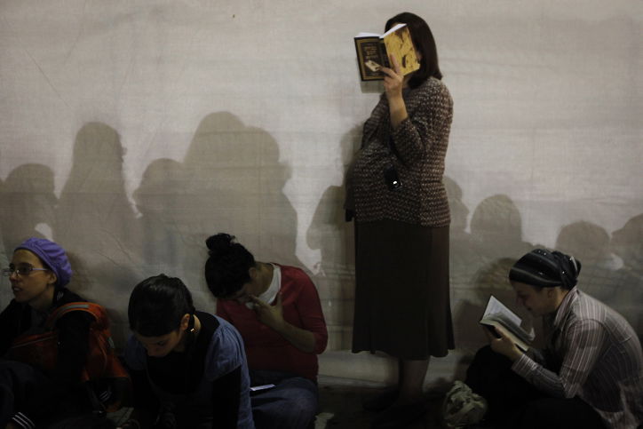 "נשים אוכלות בשר ילדיהן" מאחורי הקלעים של צום ט' באב