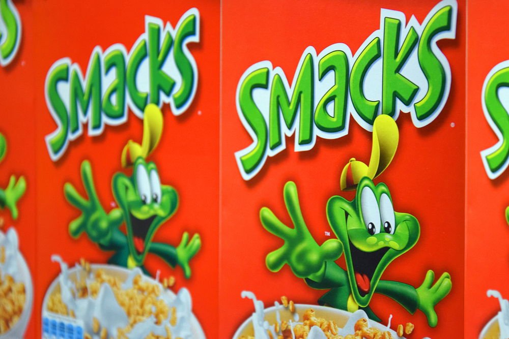 אריזות של Honey Smacks על המדף