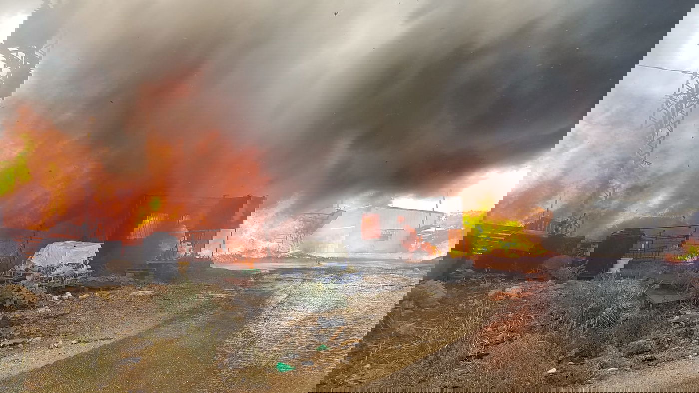 "קרינת חום אדירה": דליקת ענק סמוך לגבעת זאב