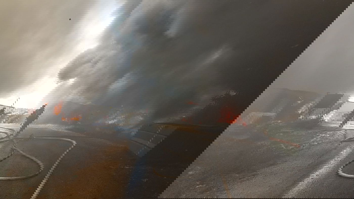 "קרינת חום אדירה": דליקת ענק סמוך לגבעת זאב