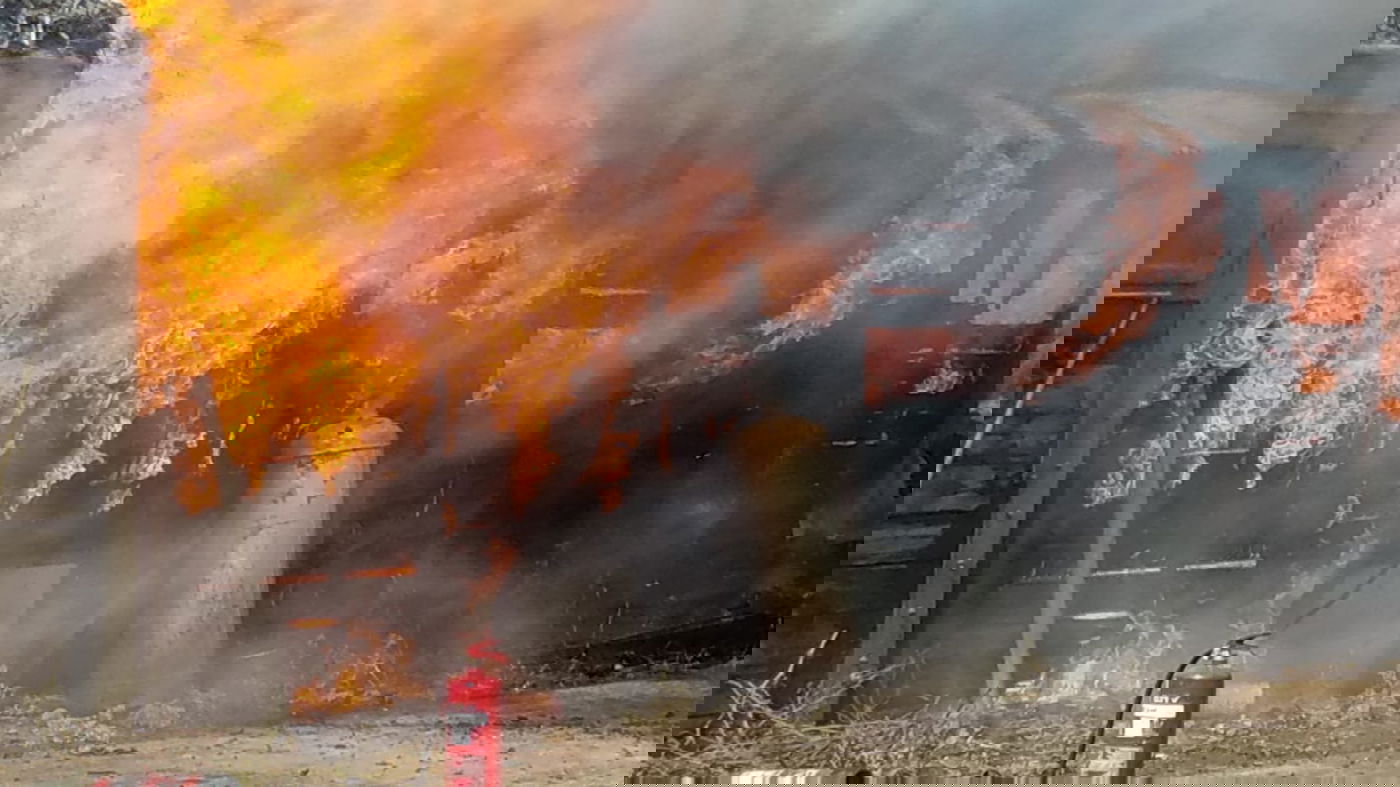 "קרינת חום אדירה": דליקת ענק סמוך לגבעת זאב