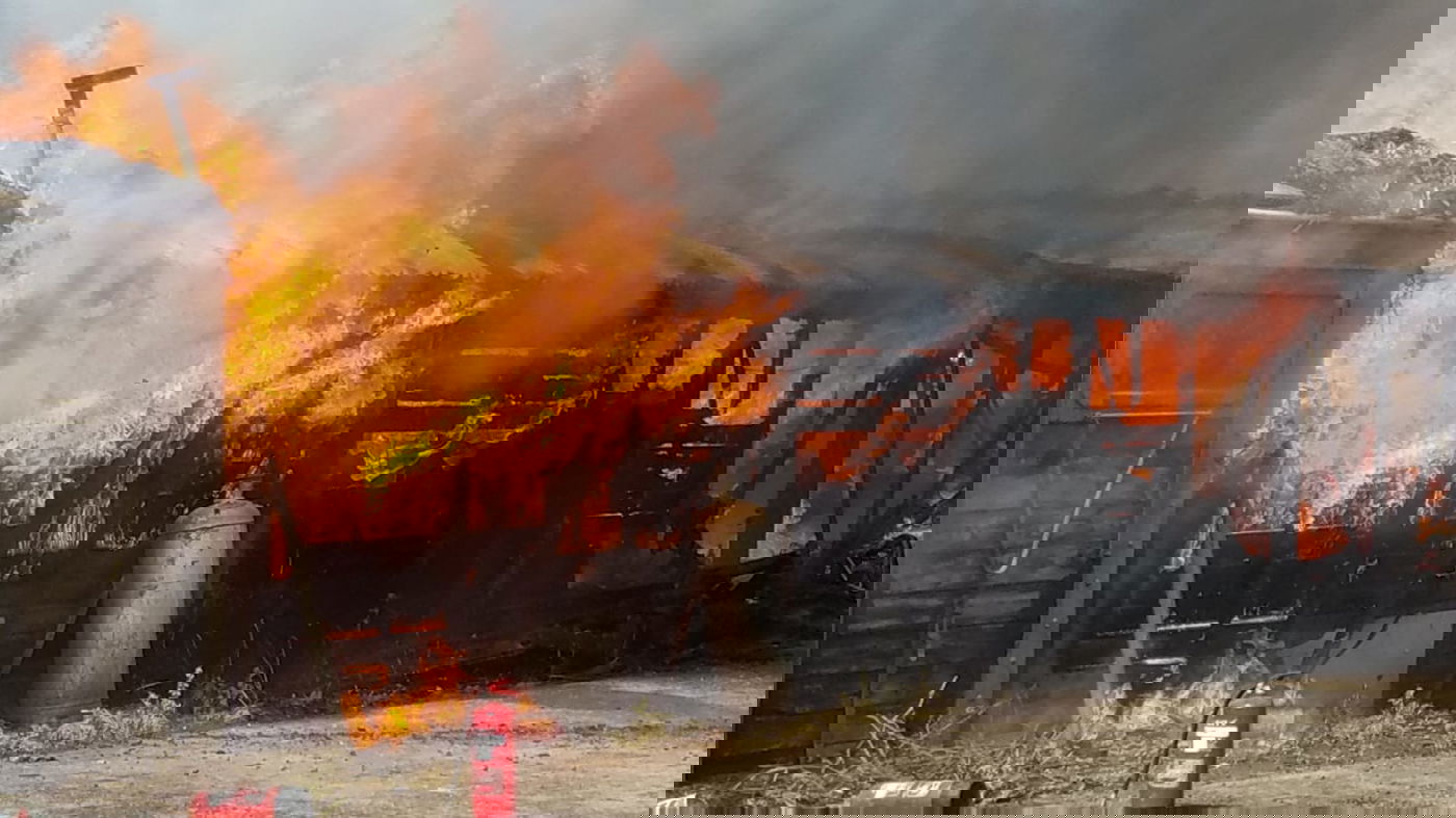 "קרינת חום אדירה": דליקת ענק סמוך לגבעת זאב