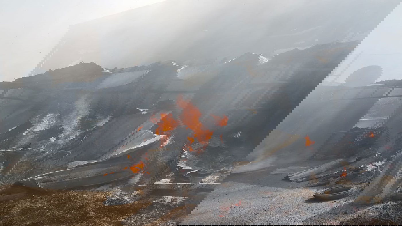 "קרינת חום אדירה": דליקת ענק סמוך לגבעת זאב