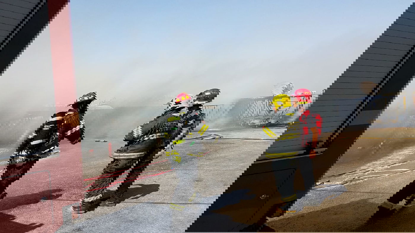 "קרינת חום אדירה": דליקת ענק סמוך לגבעת זאב