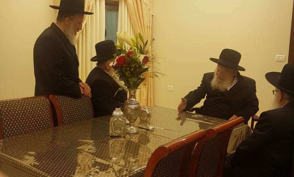 דייטש אצל הרבי מסלונים, אמש