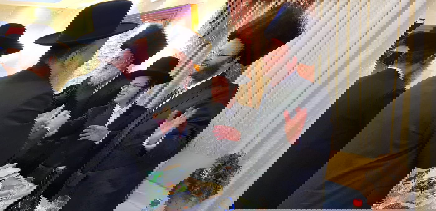 הכתב והדובר ברמץ את בנו, כולם התייצבו • צפו