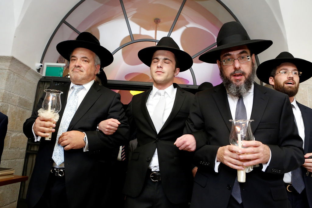 מנכ"ל המקומות הקדושים חיתן כולם הגיעו לברך • צפו