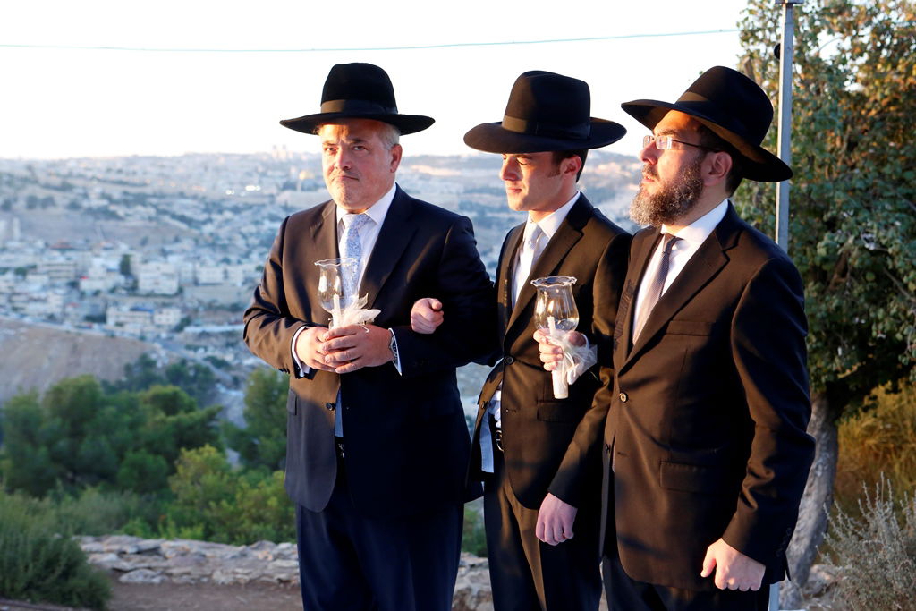 מנכ"ל המקומות הקדושים חיתן כולם הגיעו לברך • צפו