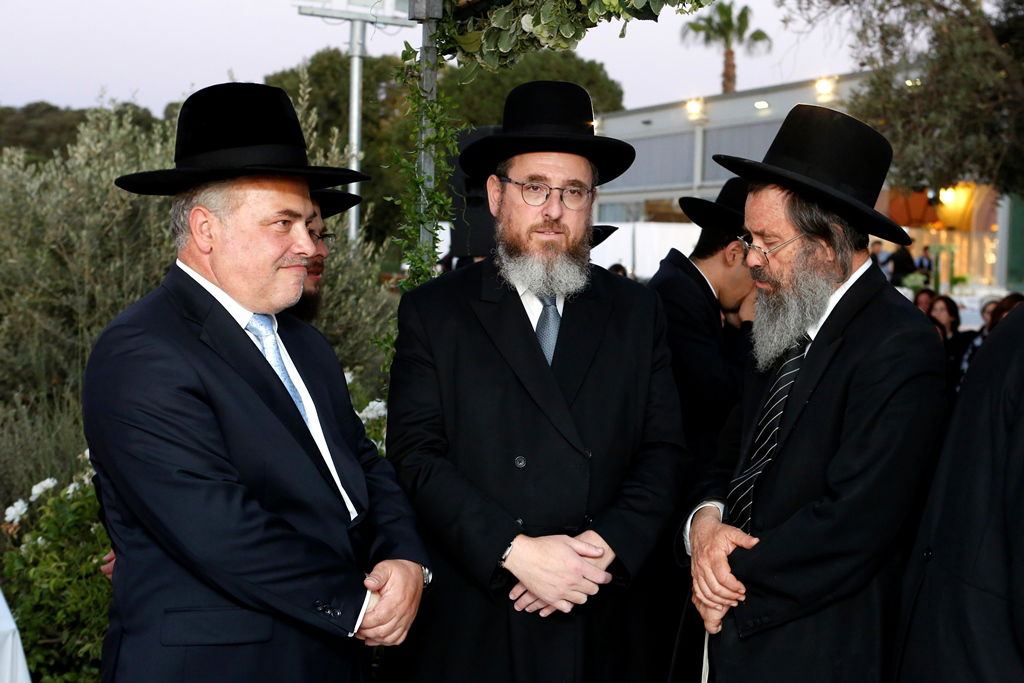 מנכ"ל המקומות הקדושים חיתן כולם הגיעו לברך • צפו