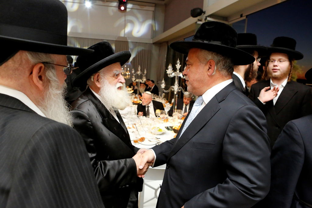 מנכ"ל המקומות הקדושים חיתן כולם הגיעו לברך • צפו