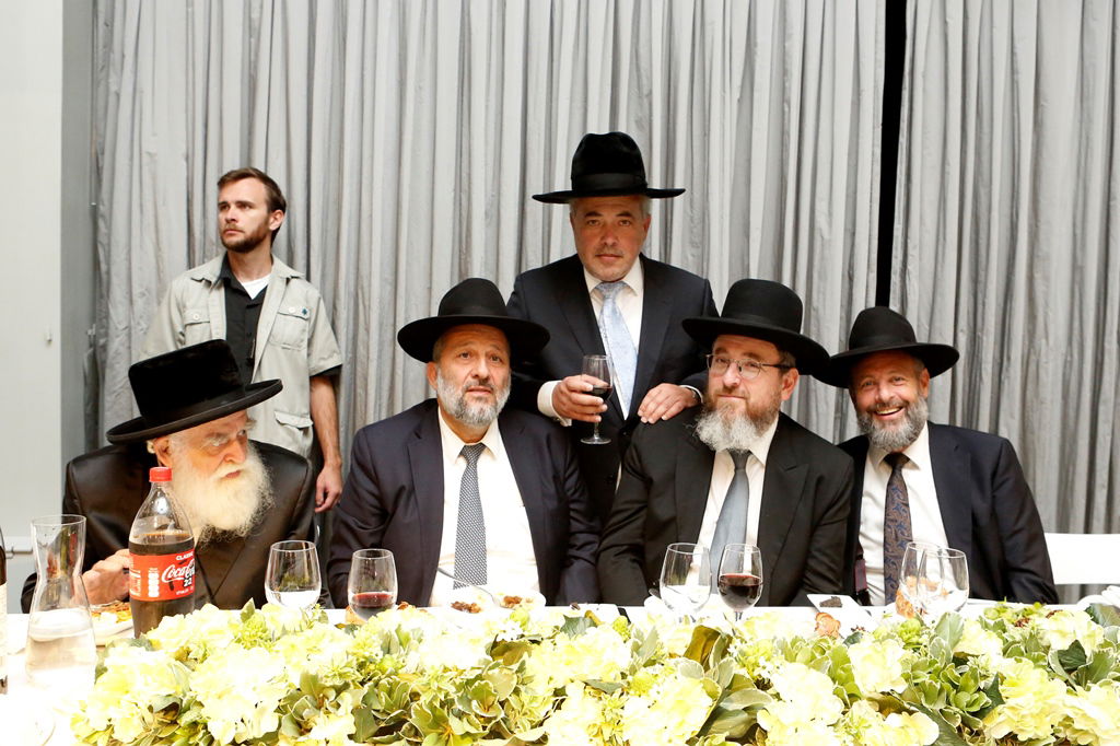 מנכ"ל המקומות הקדושים חיתן כולם הגיעו לברך • צפו