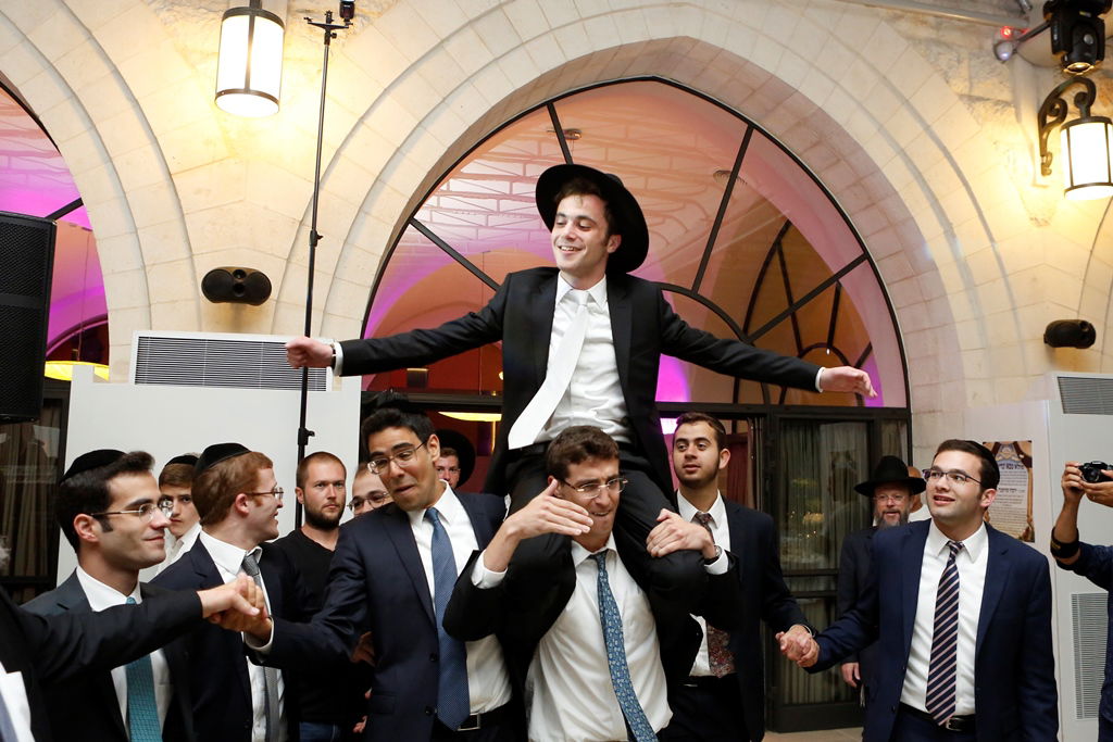 מנכ"ל המקומות הקדושים חיתן כולם הגיעו לברך • צפו