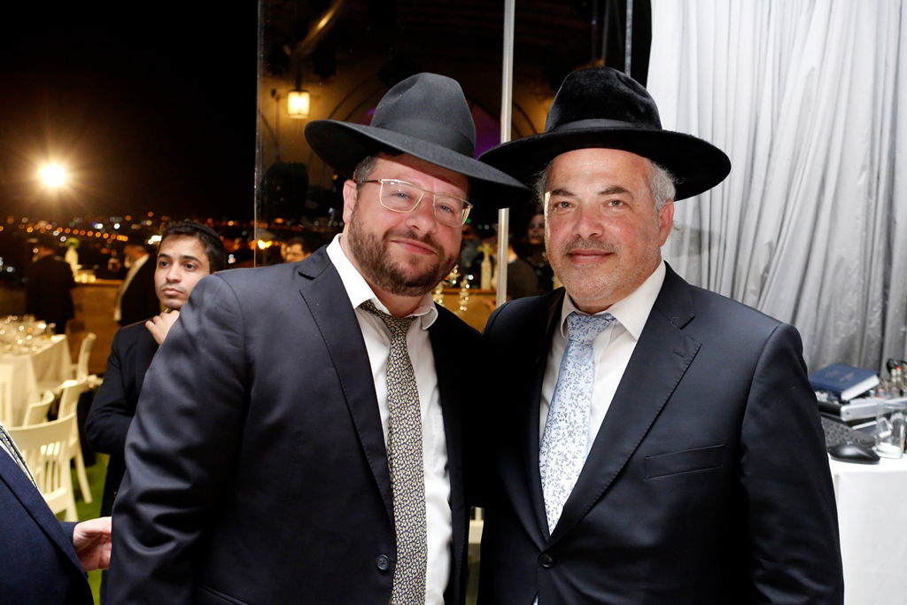 מנכ"ל המקומות הקדושים חיתן כולם הגיעו לברך • צפו