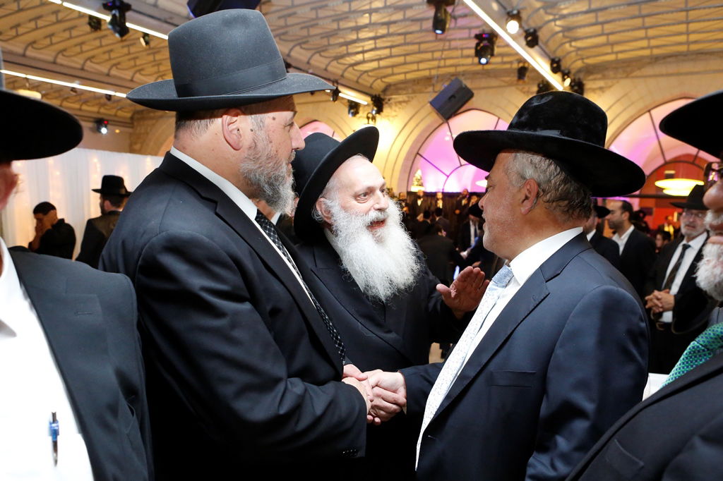 מנכ"ל המקומות הקדושים חיתן כולם הגיעו לברך • צפו